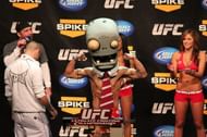 Leonard Garcia mocks the Korean Zombie at the Fight Night 24 weigh-ins